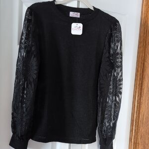 Chic Black Lace Sleeve Top
